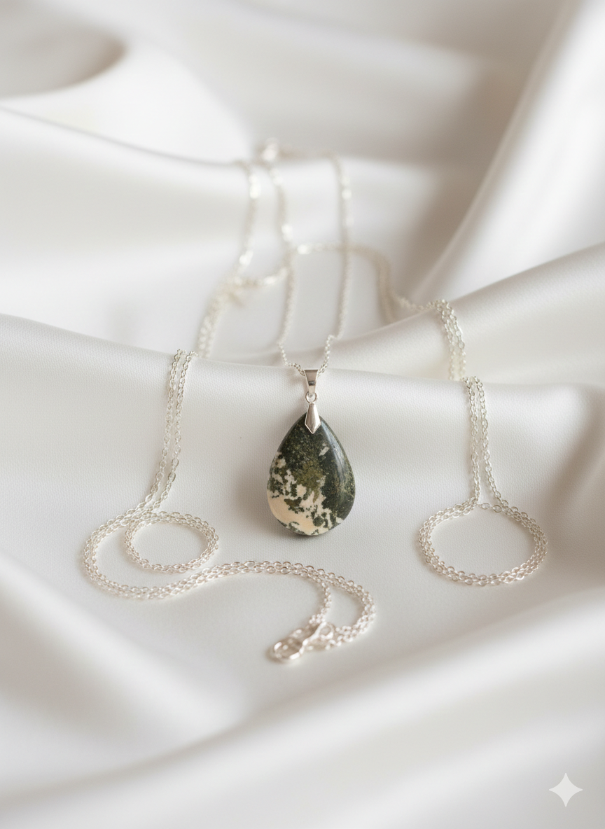 Pendentif Agate Mousse Naturelle – Collier en Pierre Authentique Vert et Beige – Image 2