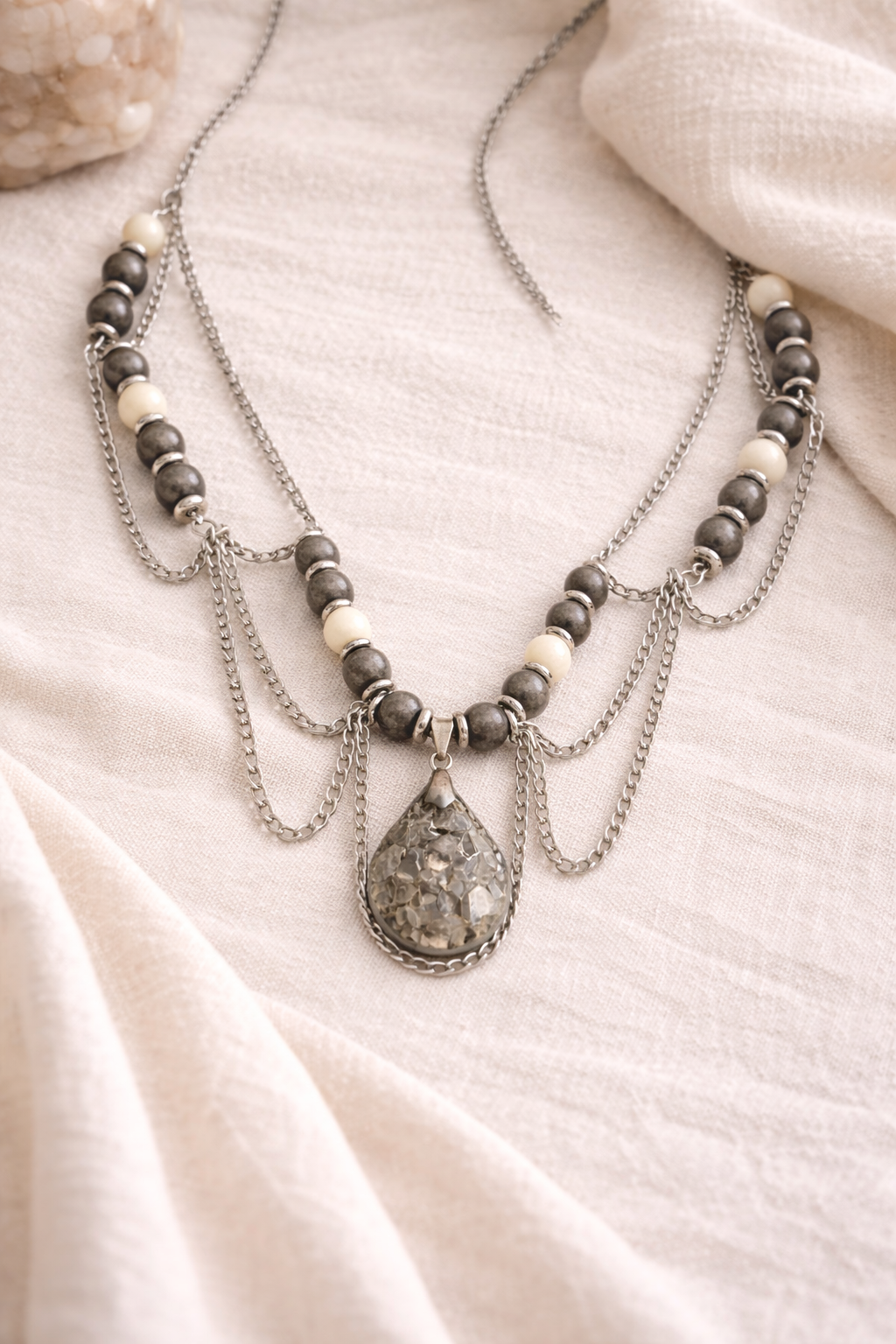 Collier Pyrite & Agate Blanche – Goutte Minérale – Image 3