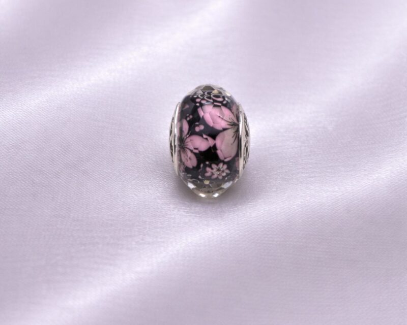 Fleur rose incrustée