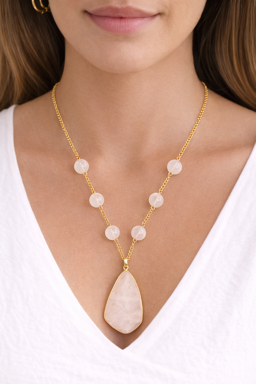 Rose Éternelle – Collier en quartz rose doré