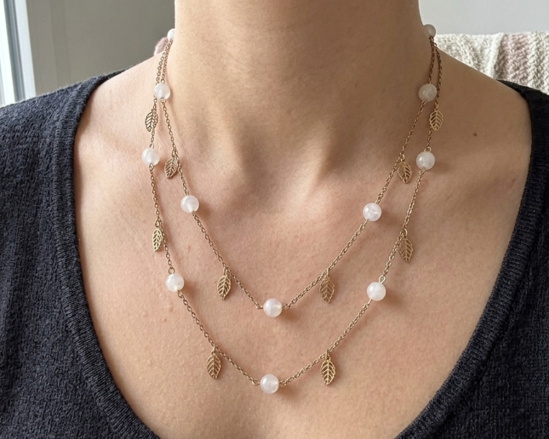 Collier Double Rang en Jade Blanche et Feuillage Or "Nymphéa"